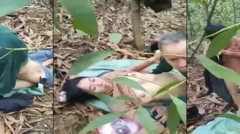  Cụ có tuổi rồi mà vẫn đưa người tình vào giữa rừng chịch thế này con cháu theo sao kịp